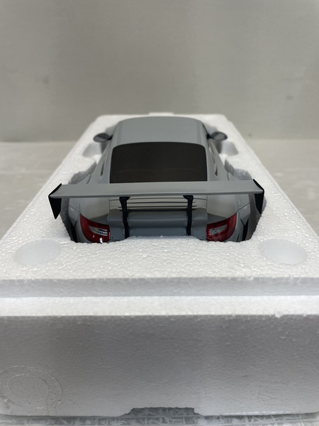 1/18スケールカー GT-SPIRIT 1/18 ポルシェ 977 LBパフォーマンス