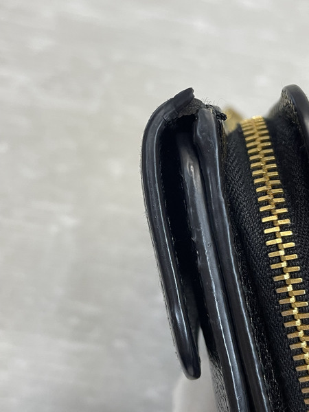 miumiu マドラス 2つ折りコンパクトウォレット 黒