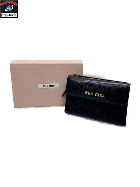 miumiu マドラス 2つ折りコンパクトウォレット 黒