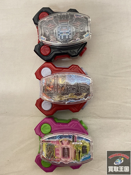 レイズバックル 12個セット 缶ケース白　仮面ライダーギーツ