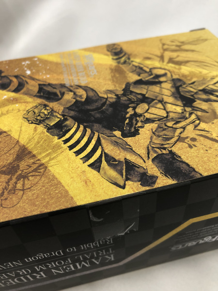 フィギュアーツ 仮面ライダービルド ラビットドラゴン ニューイヤーエディション　※未開封