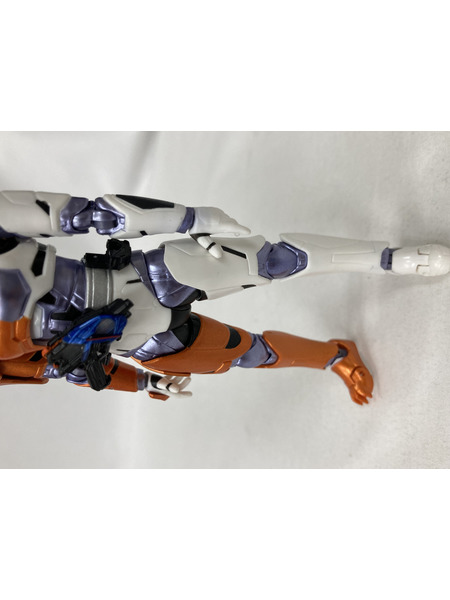 フィギュアーツ 仮面ライダーバルキリー ラッシングチーター