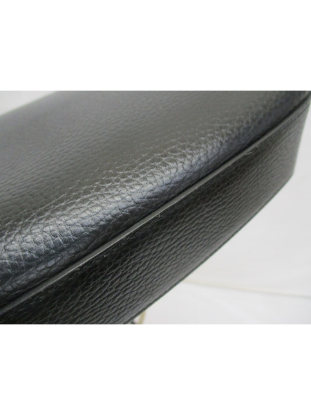 ショルダーバッグ インターロッキングG チェーンショルダーバッグ　黒　607720