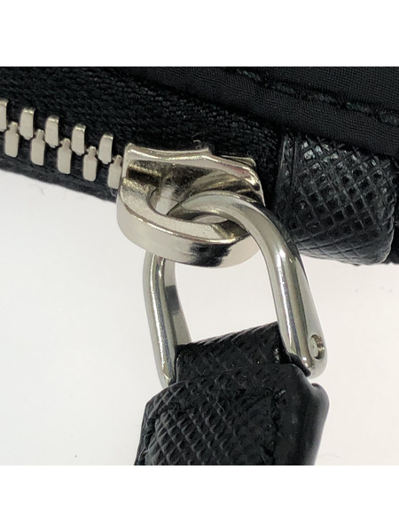 PRADA ナイロンクラッチバッグ 黒[値下]