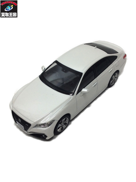 1/30 トヨタ クラウン CROWN RS Advance カラーサンプルミニカー