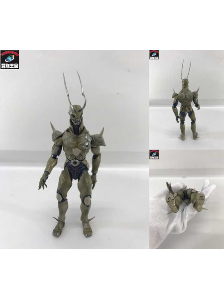 仮面ライダーフィギュア S.H.Figuarts ドラス