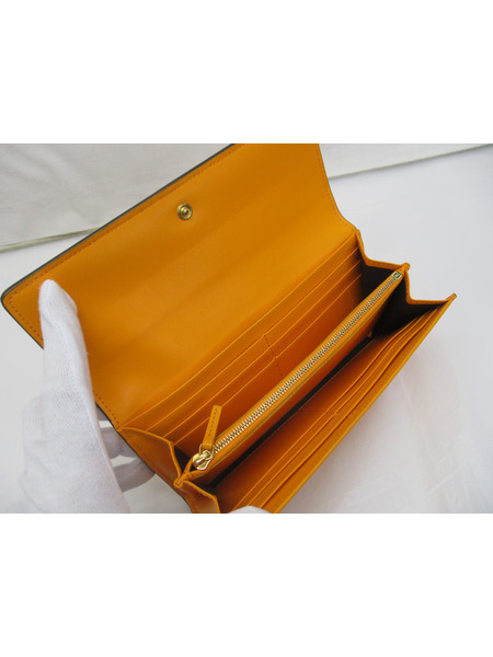長財布 FENDI ローマ コンチネンタル 長財布