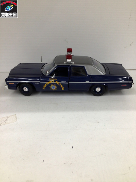 1/18スケールカー AMERICAN MUSCLE DODGE MONACO