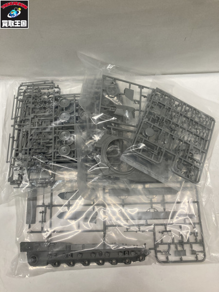 アミュージングホビー 1/35 レオパルト2 A8 プラモデル
