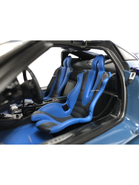 1/18スケールカー 1/18 パガーニ ウアイラ BC オートアート