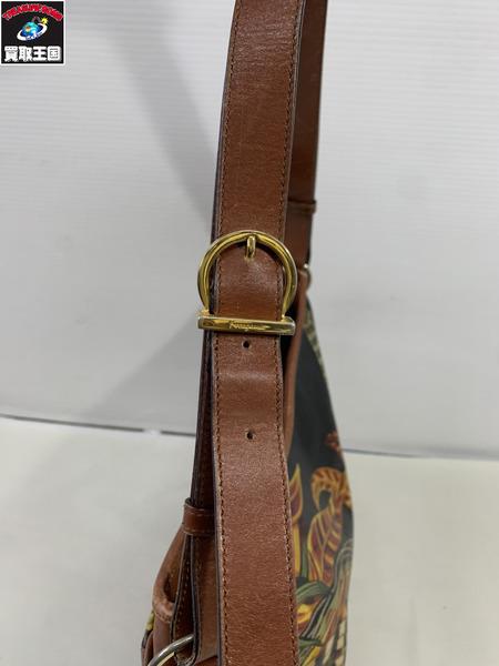 ショルダーバッグ S.Ferragamo