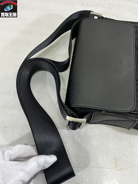 EMPORIO ARMANI テスートマクロロゴショルダーバッグ