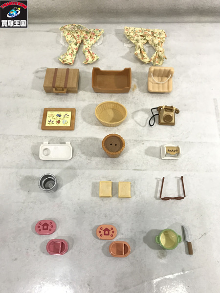 シルバニア large house with carport gift set　パーツ詳細不明