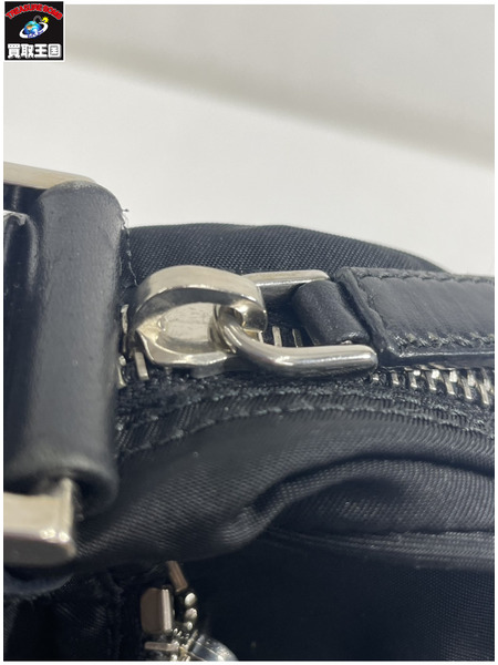 ショルダーバッグ PRADA 三角プレート ショルダーバッグ
