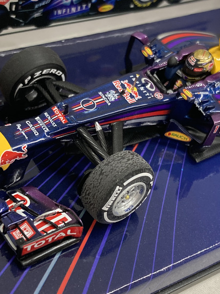 1/43 MINICHAMPS RED BULL RB9