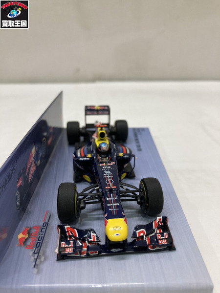 1/43スケールカー ミニチャンプス レッドブルレーシング ルノー RB8 S.ベッテル 2012