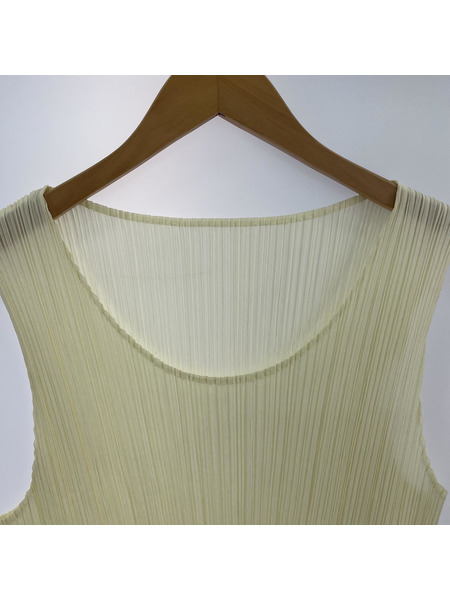 PLEATS PLEASE　トップス