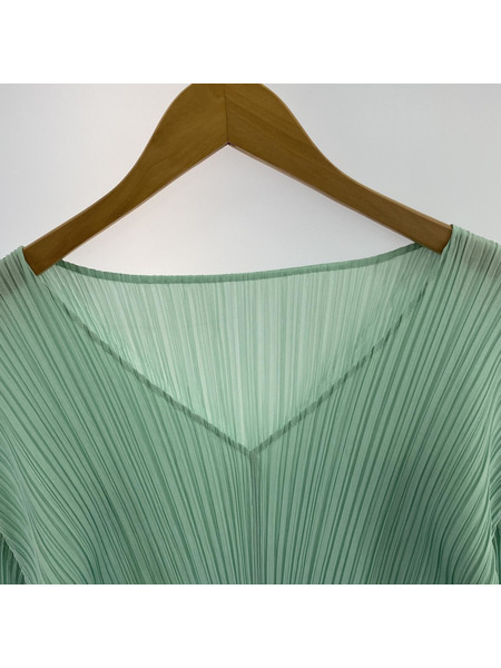PLEATS PLEASE　トップス