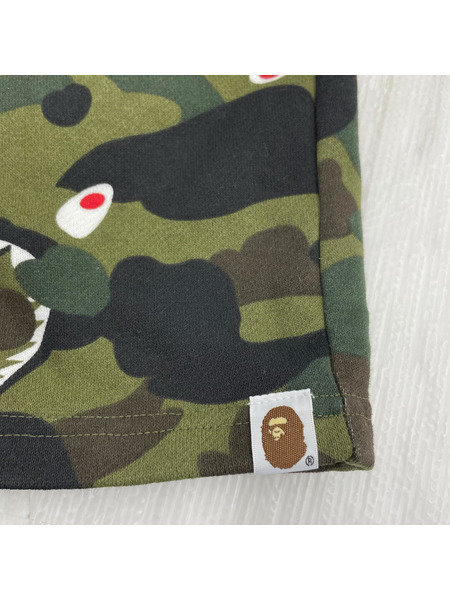 A BATHING APE SHARK 1ST CAMO WIDE SWEAT SHORTS (S)