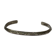 ナバホ Sterling Tahe シルバーバングル
