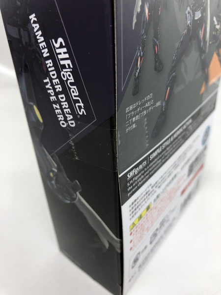 メーカー 仮面ライダーフィギュア S.H.Figuarts 仮面ライダードレッド零式[値下]