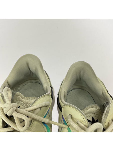 シューズ adidas EE7018