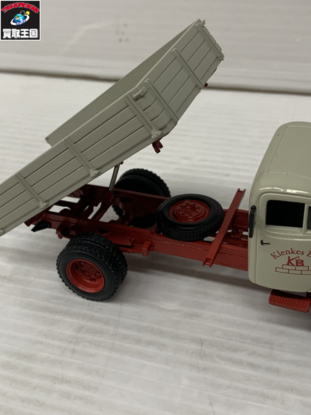 MINICHAMPS トラック グレー