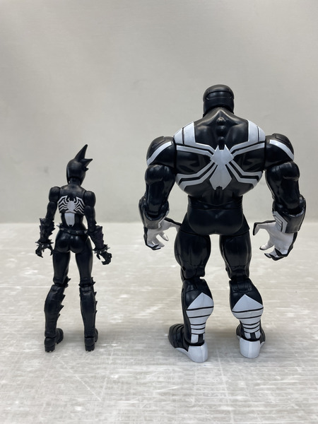 Has bro  MARVEL MARVEL LEGENDS VENOM SPACE KNIGHT