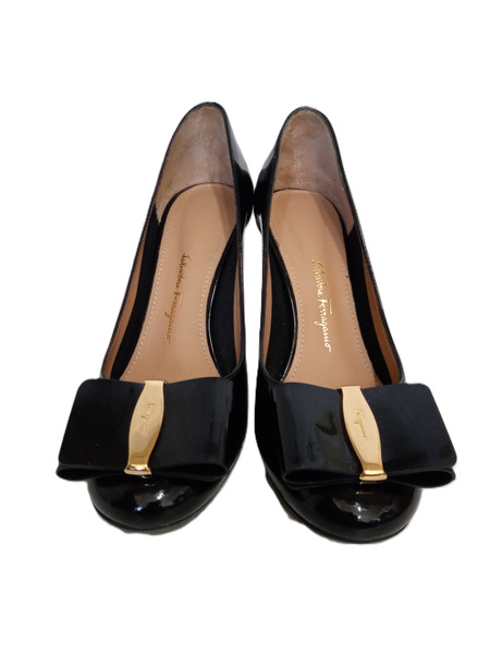 靴 S.Ferragamo エナメル リボン パンプス 4C