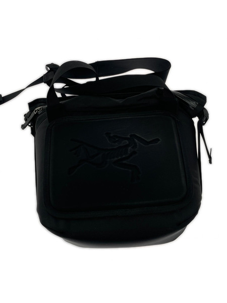 ARC'TERYX ショルダーバッグ ARRO 8 SHOULDER BAG 黒