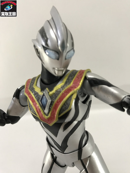  ウルトラマン イーヴィルトリガー S.H.Figuarts