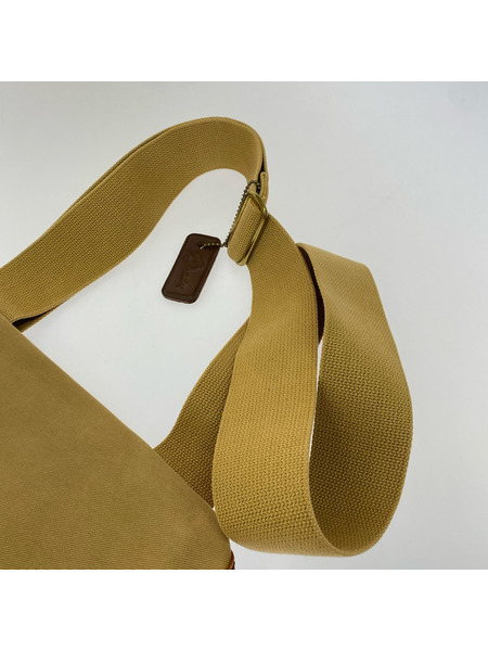 BRADY ショルダーバッグ STOUR