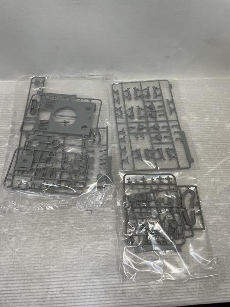 DRAGON 1/35 WW.II ドイツ軍 ティーガーI 初期生産型 ヴィットマン指揮車