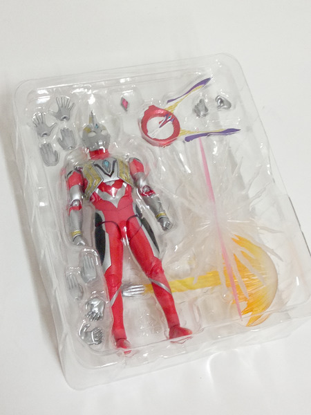 メーカー ウルトラマン S.H.Figuarts ウルトラマントリガー パワータイプ