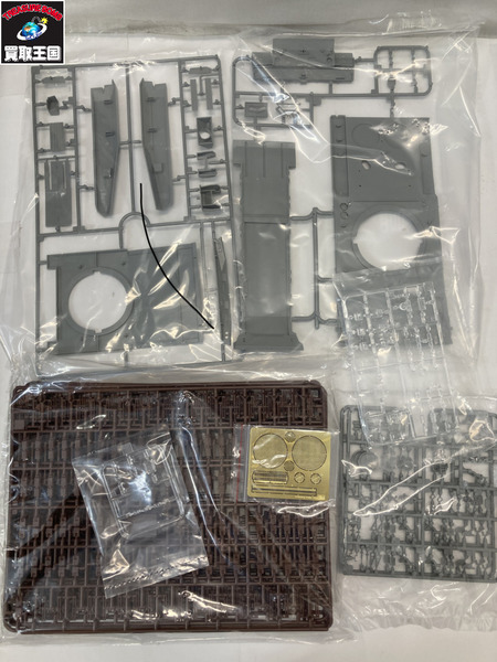 ミリタリープラモ amusing hobby 1-35 ドイツ軍 主力戦車 レオパルド2