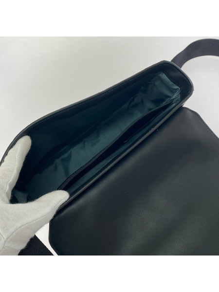 LACOSTE クロスボディバッグ ブラック