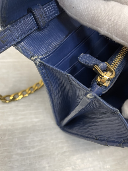 PRADA レザー チェーンウォレット 青