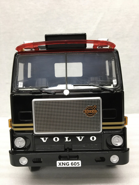 ロードキングス1/18 Volvo F88 1978 ユニオンジャック[値下]