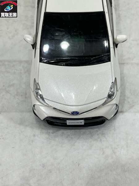 カラーサンプル 1/30 トヨタ プリウスα