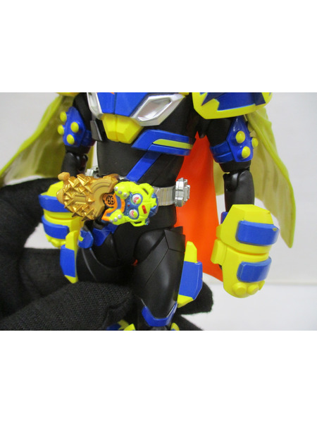 メーカー 仮面ライダーフィギュア S.H.Figuarts仮面ライダーパンクジャック フィーバーモンスターフォーム