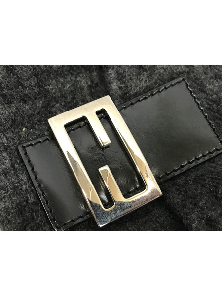  FENDI ウールマンマ ズッカ柄ショルダーバッグ