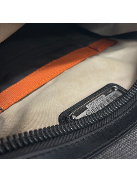 TUMI リュックサック・バックパック Bertona ビジネス バックパック グレー