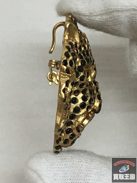 CHANEL ブローチ　ライオンモチーフ[値下]