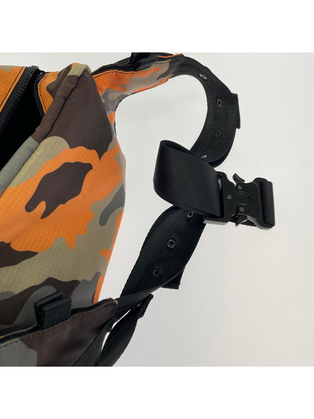 DSQUARED2 ショルダーバッグ CAMO BELT BAG