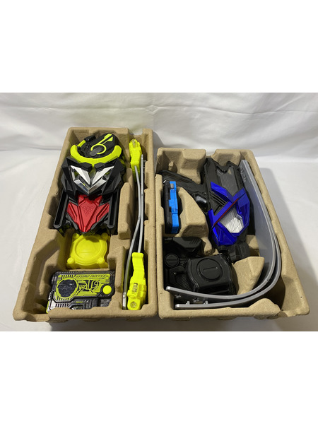 メーカー 仮面ライダー変身アイテム DX飛電ゼロワンドライバー＆エイムズショットライザーセット