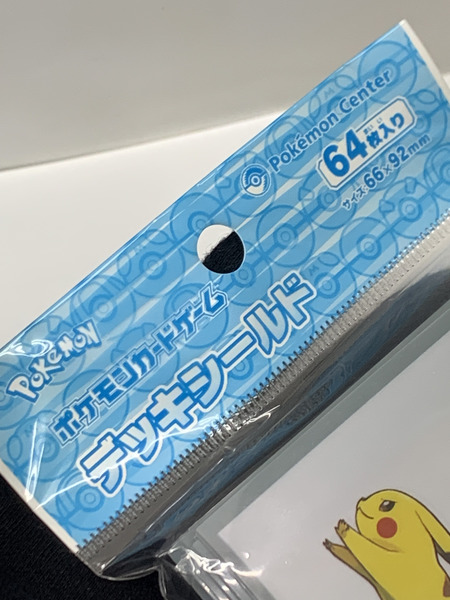 ポケカ デッキシールド レッド＆ピカチュウ 64枚 未開封