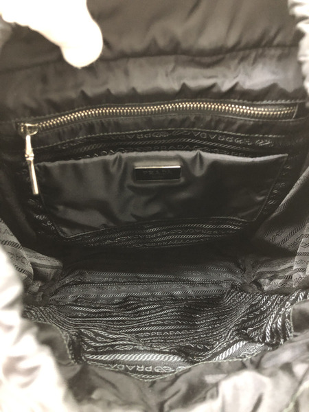 PRADA　リュック/黒