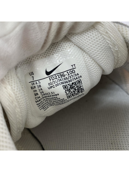 NIKE スニーカー FD2196-100