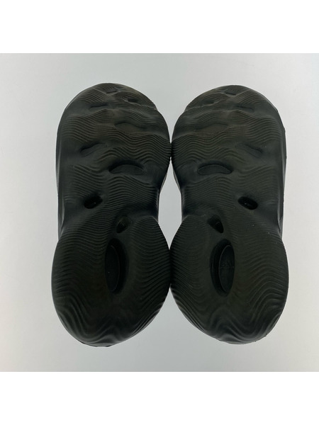 adidas サンダル YEEZY Foam Runner "Onyx" (26)