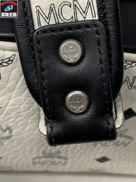 リュックサック・バックパック MCM スタッズ リュック 総柄